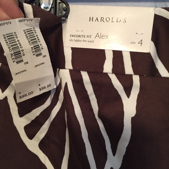 Harold’s leaf print pants - Picture 6 of 7